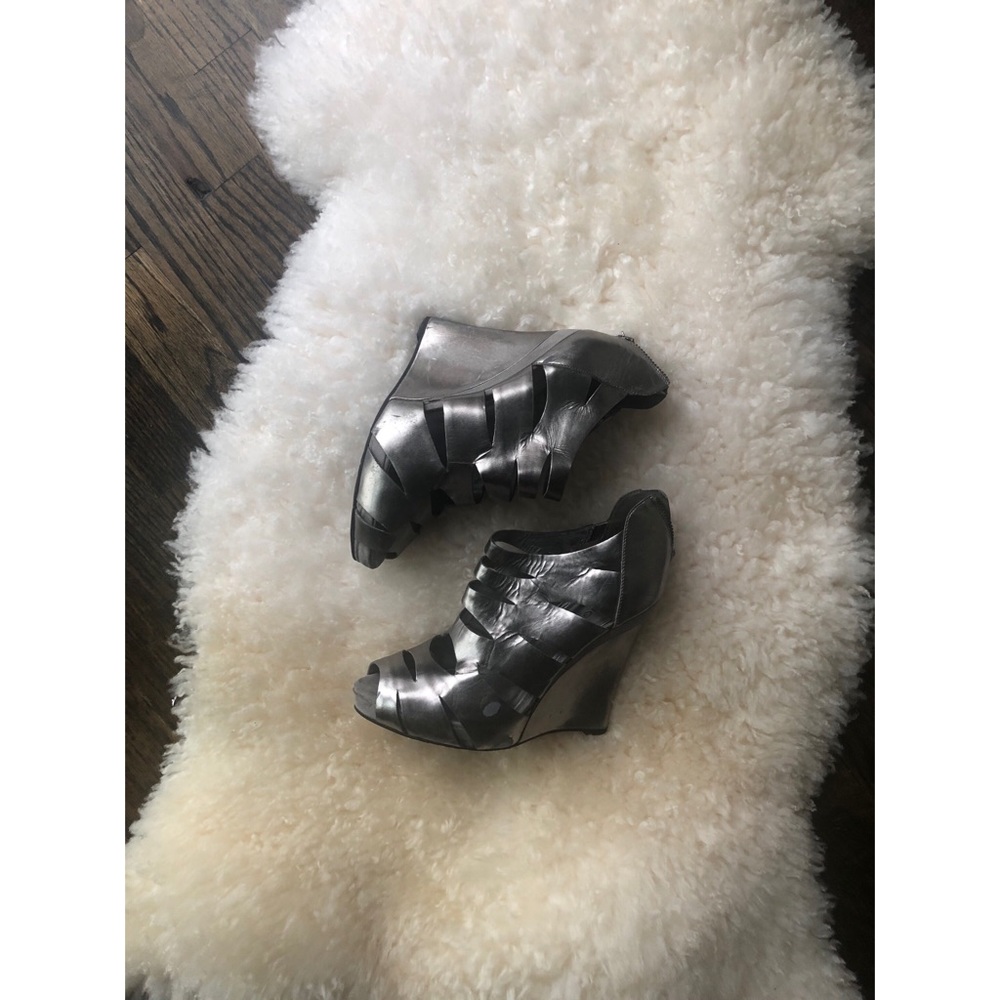 BCBG metallic wedges size 8